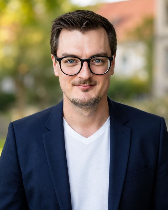 Porträt von Dr. Jan Kuhn